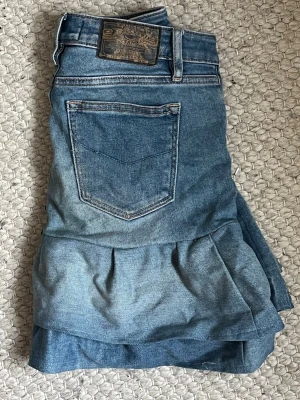 Jeanskjol - Egensydd kjol i bra skick🥰