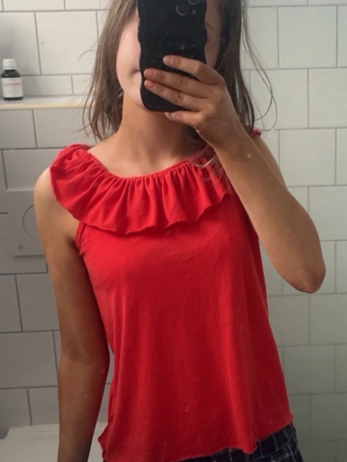 Röd offshoulder topp med volang