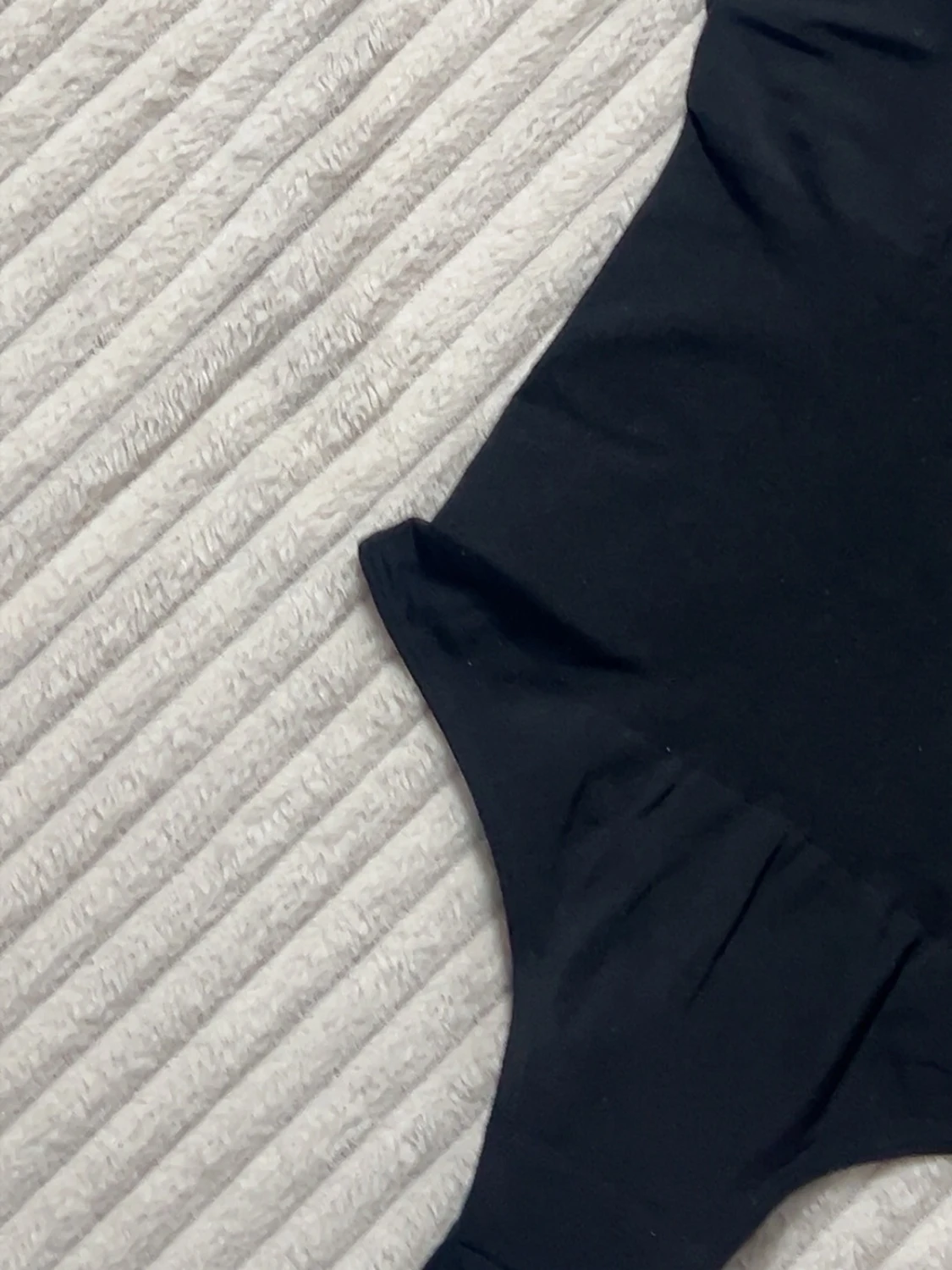 Body h&m svart pushup viral - 3