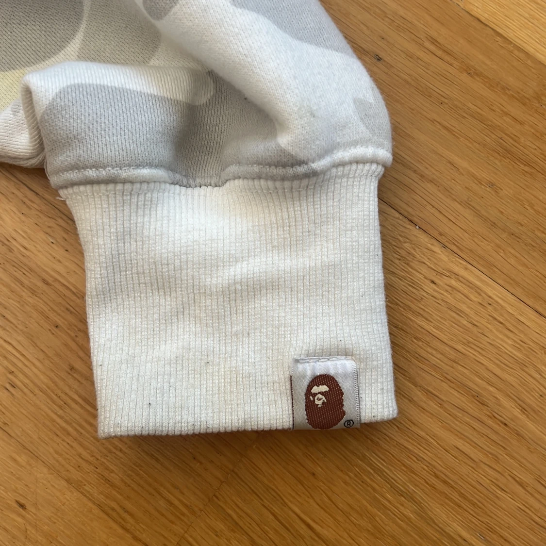 A BATHING APE camo shark-hoodie med dragkedja - 3