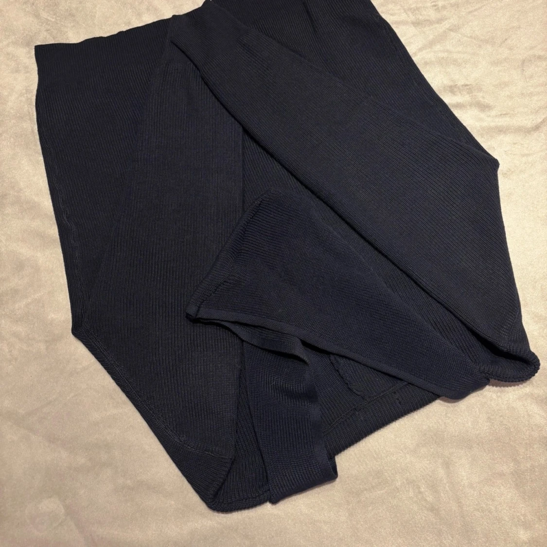 Mörkblå stickad hoodie med dragkedja - 4