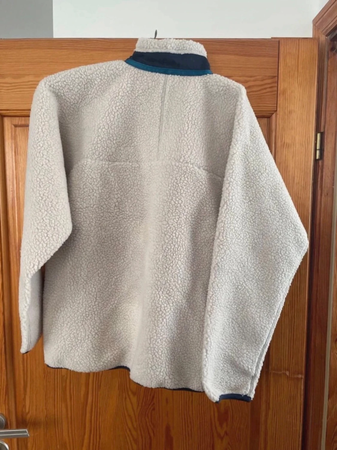 Beige teddyjacka från Patagonia - 1