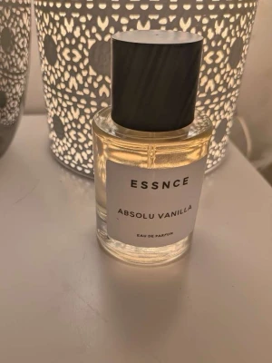 Essnce ”Absolu Vanilla” - Essnce Absolu vanilla perfekt för vanilj älskare. Endast provad & full.