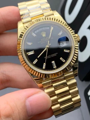 Role Black Dial Day-Date  - Brand new Role Day-Date. Automatic movement. Best quality. Dial size 41mm. quick deal with serious buyers😊 Fast shipping. Also other role watches. Dm for more.