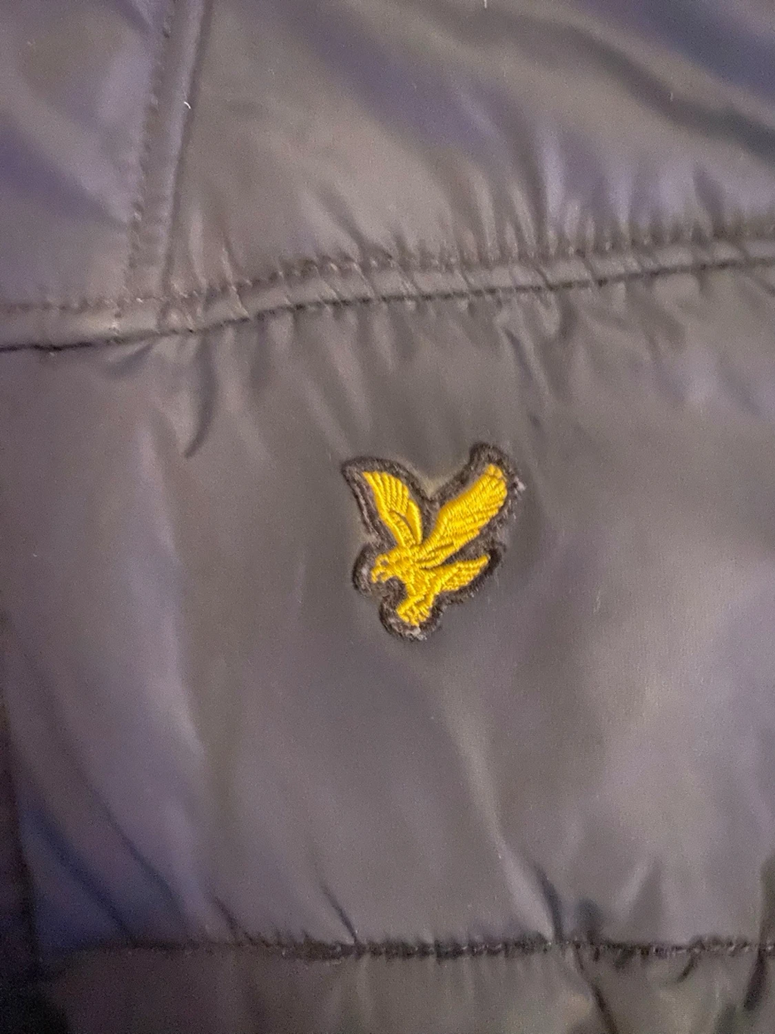 Svart pufferjacka från Lyle & Scott - 3