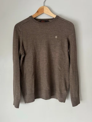 Morris merinoullströja  - Brun Morris merinoullströja | Väldigt bra skick | Storlek M (passar S) Modellen är 185 | Hör av dig vid fler frågor 🙌🏼