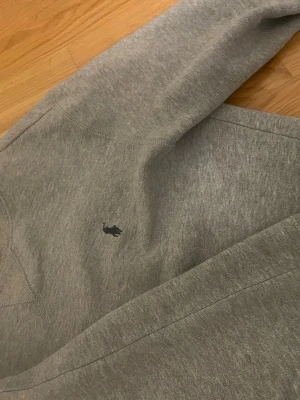 Grå tröja från polo Ralph Laurent  - Riktigt snygg grå tröja från polo