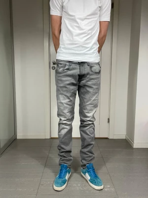 Replay Anbass Hyperflex Jeans - Säljer nu dessa Replay Anbass Hyperflex Jeans, W33 o L34, skriv för fler bilder/frågor🙌🏼