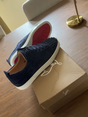 Christian Louboutins  - Säljer dessa Loubs storlek 44, helt nya. Priset såklart billigt för en anledning. 