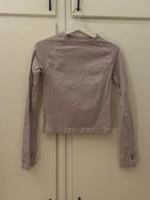 Träningströja  - Långärmad träningströja i storlek M