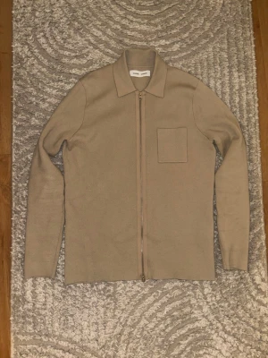 Samsoe samsoe tröja - Beige samsoe samsoe tröja i storlek S, bra skick, inga defekter, nypris 1500 kr