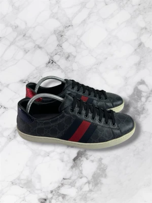 Gucci axe supreme skor  - Storlek uk 8,5 fits 42,5 skick väldigt bra allt og 