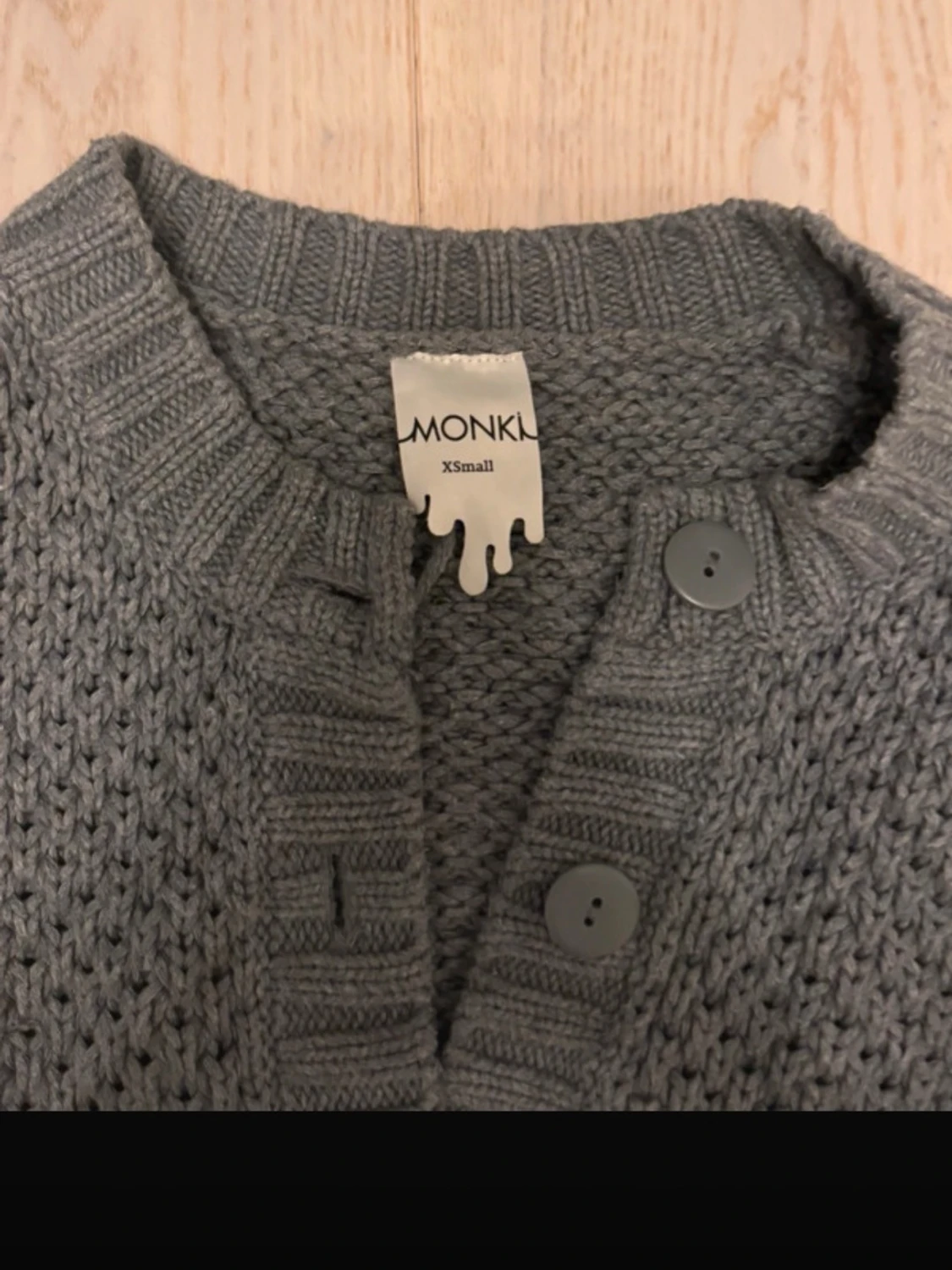 Mörkgrå stickad kofta från Monki - 2