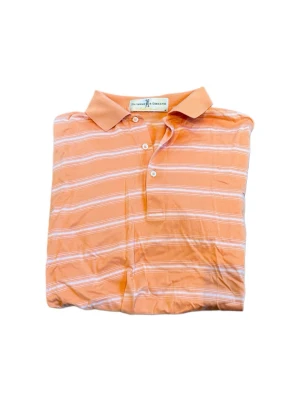 Golfpike ifrån fairway greenie - Snygg orange pikétröja med vita horisontella ränder och klassisk krage. Tröjan har korta ärmar och tre knappar framtill. Tillverkad i mjukt och lätt material, perfekt för sportiga aktiviteter eller en avslappnad stil.