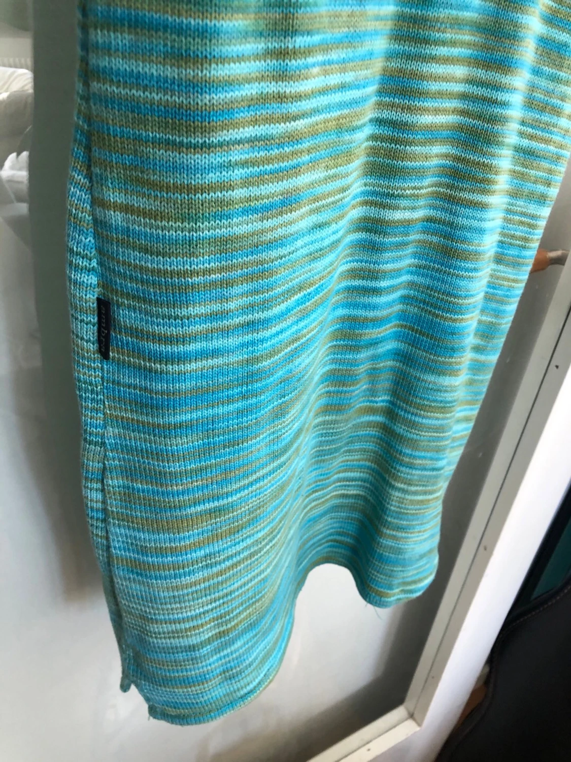 Stickad klänning i tirkosa toner från Ambra Stl S/M - 6