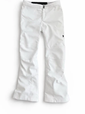 Vita täckbyxor från Peak Performance - Snygga vita täckbyxor från Peak Performance med raka ben och lätt utsvängd passform. Byxorna har dubbla knappar i midjan, markerade sömmar och en liten logga på låret. Perfekta för vinterns alla äventyr i backen.