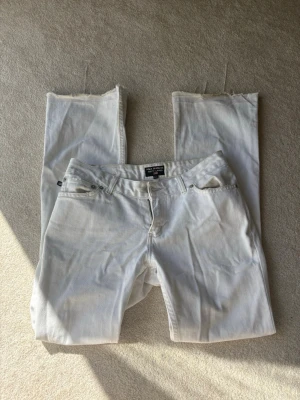 Vintage Ralph Lauren jeans - Supersnygga, bra skick utom defekt (se bild 3)