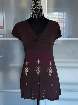 Brun topp  - 2000s topp