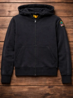 Svart parajumper fleece hoodie - Säljer en äkta svart fleece zip hoodie från parajumper, nypris ligger på 3400kr och den är använd några få gånger, priset är inte hugget i en sten men kom med rimliga bud, strl L