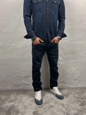 Replay jeans  - Ett par riktigt snygga jeans från Replay i storlek W28 L32 i modellen Anbbas Hyperflex 