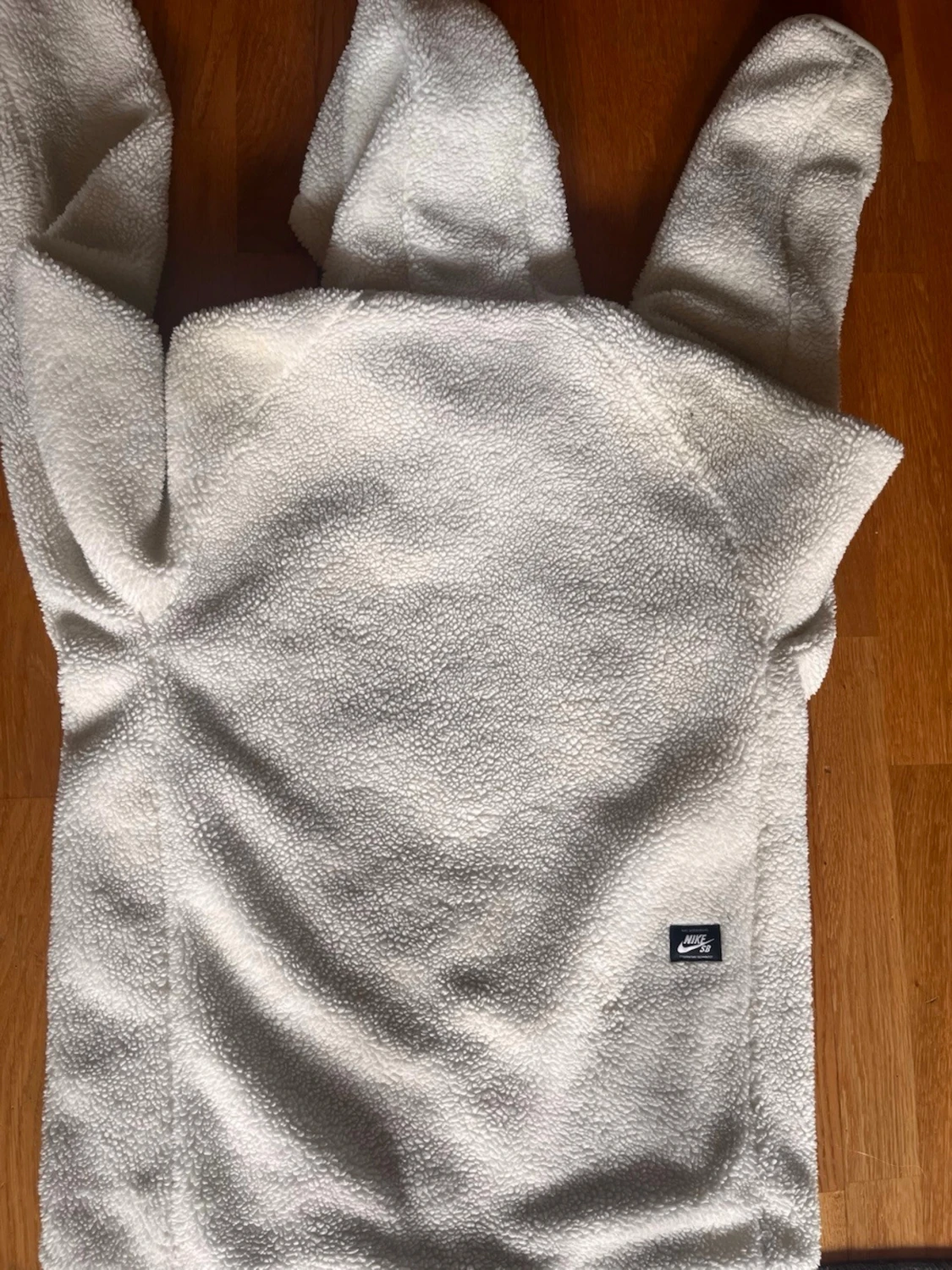 Vit teddyjacka med huva från Nike SB - 1