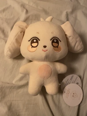 Ateez - Yeosangs officiela hetmongi plushie boxen kommer med också, säljer för att ha råd med att köp seonghwas