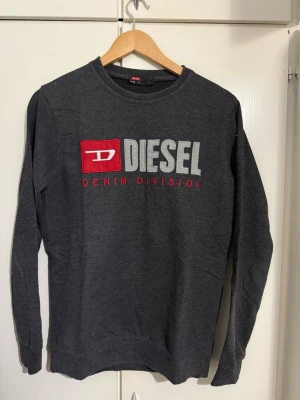 Diesel Tröja - Använd endast 2-3 gånger nästan som ny. Storlek S