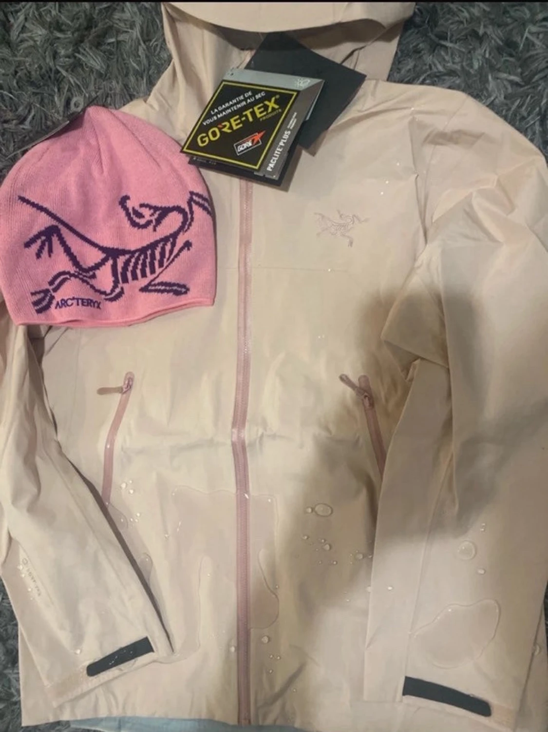 Arcteryx jacka med mössa  - 1