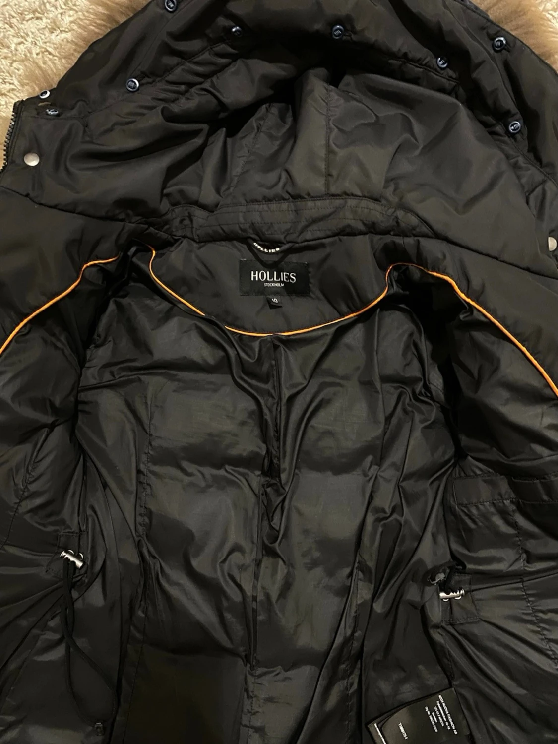 Svart jacka med äkta päls från Hollies - 2