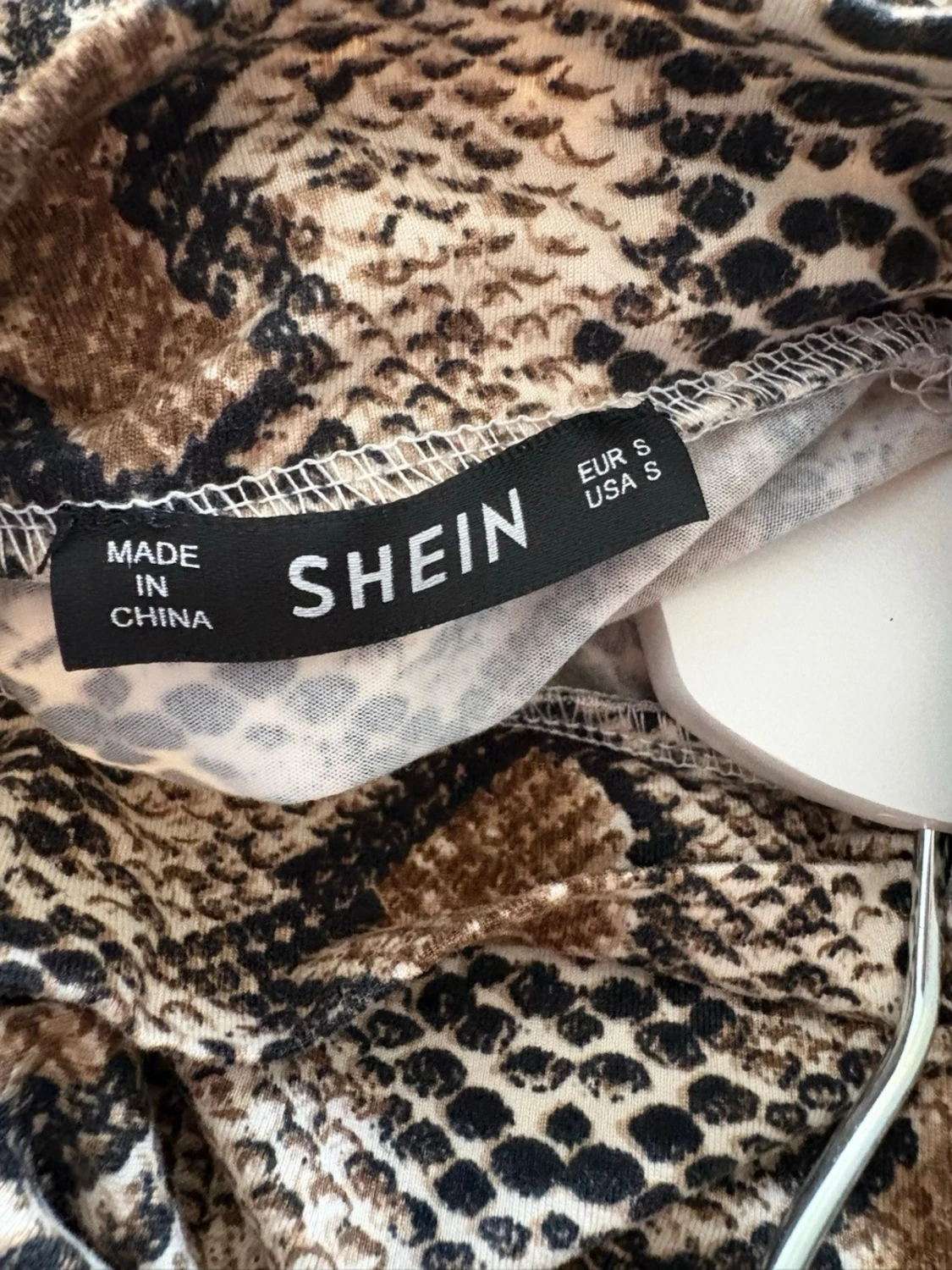 Ormmönstrad långärmad body - 5