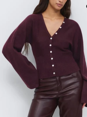 Burgundy knapp tröja gina - Aldrig använd, slutsåld 