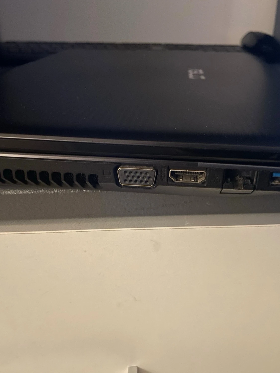 Asus laptop - 1
