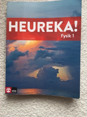 Heureka! Fysik 1 kursbok - Heureka! Fysik 1 för gymnasiet, naturvetenskapligt/tekniskt basår eller Komvux i nyskick! Innehåller teori och väldigt användbara övningar och lösningar. Upplaga från 2022. 