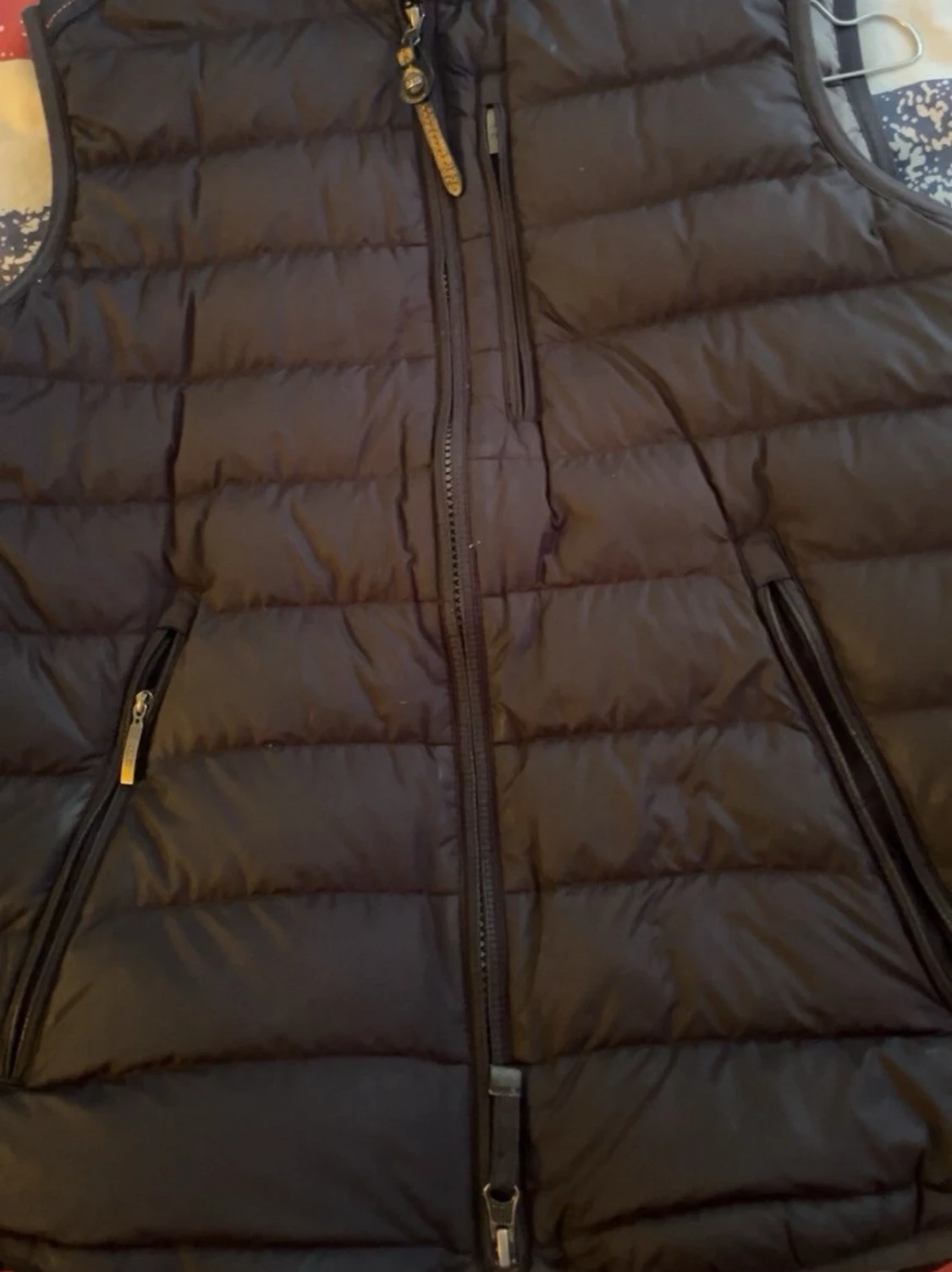 Svart dunväst med dragkedjor - 3