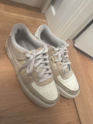 Nike skor sneakers 37,5 - Annorlunda design köpa i England 
