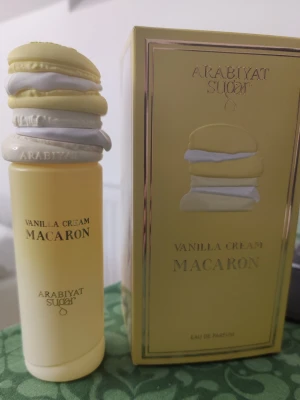 Arabiyat Sugar Vanilla Cream Macaron  - Arabiyat Sugar Vanilla Cream Macaron ca 98-99ml kvar av 100. ÖPPEN FÖR BYTE INOM LIKNANDE PRISKLASS 175-250:- 