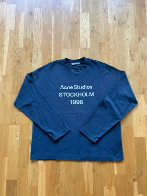 Acne Studios longsleeve shirt - Acne Studios longsleeve shirt in very good condition, barely worn. Size: S. Feel free to ask if you have any questions!