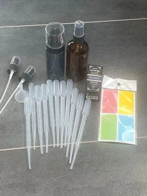 Kit för eteriska oljor/DIY- parfym - Ett komplett set om man vill blanda egna dofter eller annat. Oanvända, inte i orginal förpackning