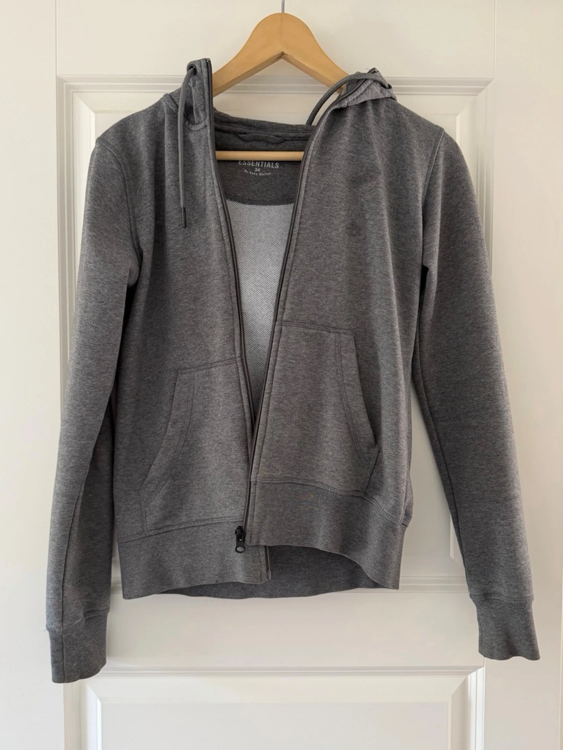 Grå zip hoodie från Intersport 