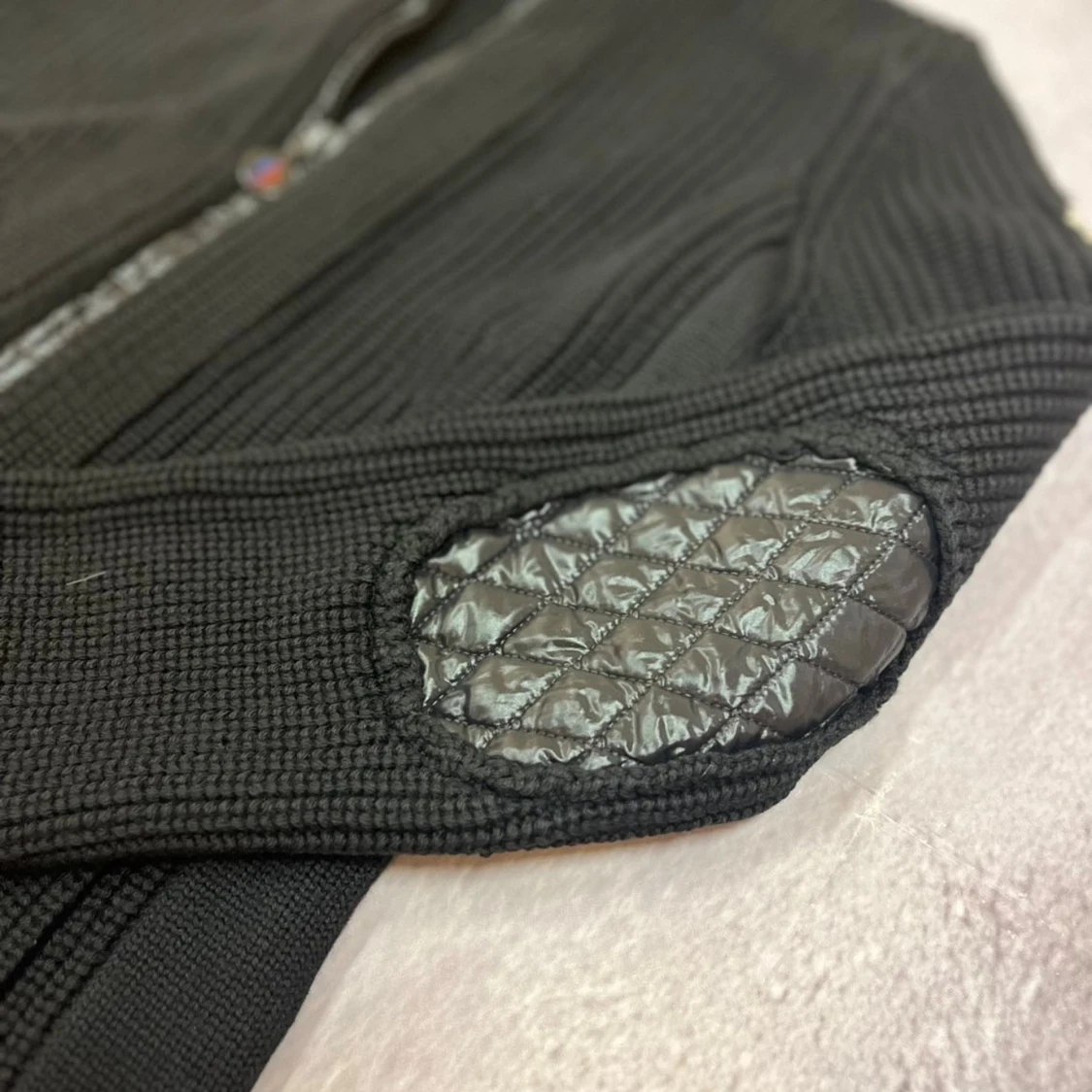 Moncler stickad kofta med quiltade detaljer & huva - 2