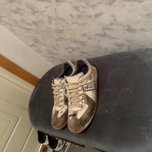 Maison margielas  - Säljer ni mina maison margielas självklart är det äkta, unika margielas som inte säljs längre 