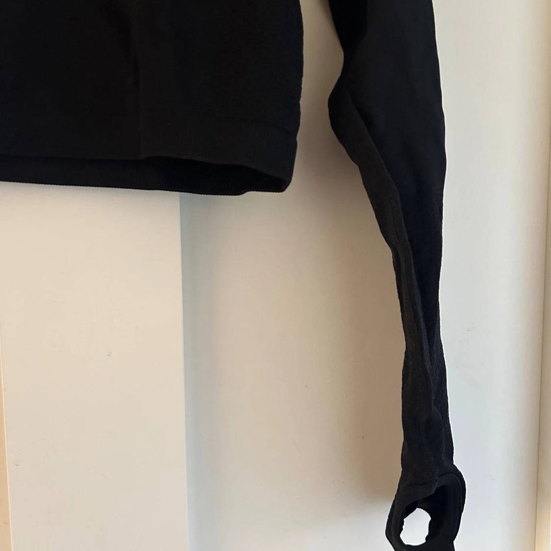 Svart croppad tröja från FB Sister - 3