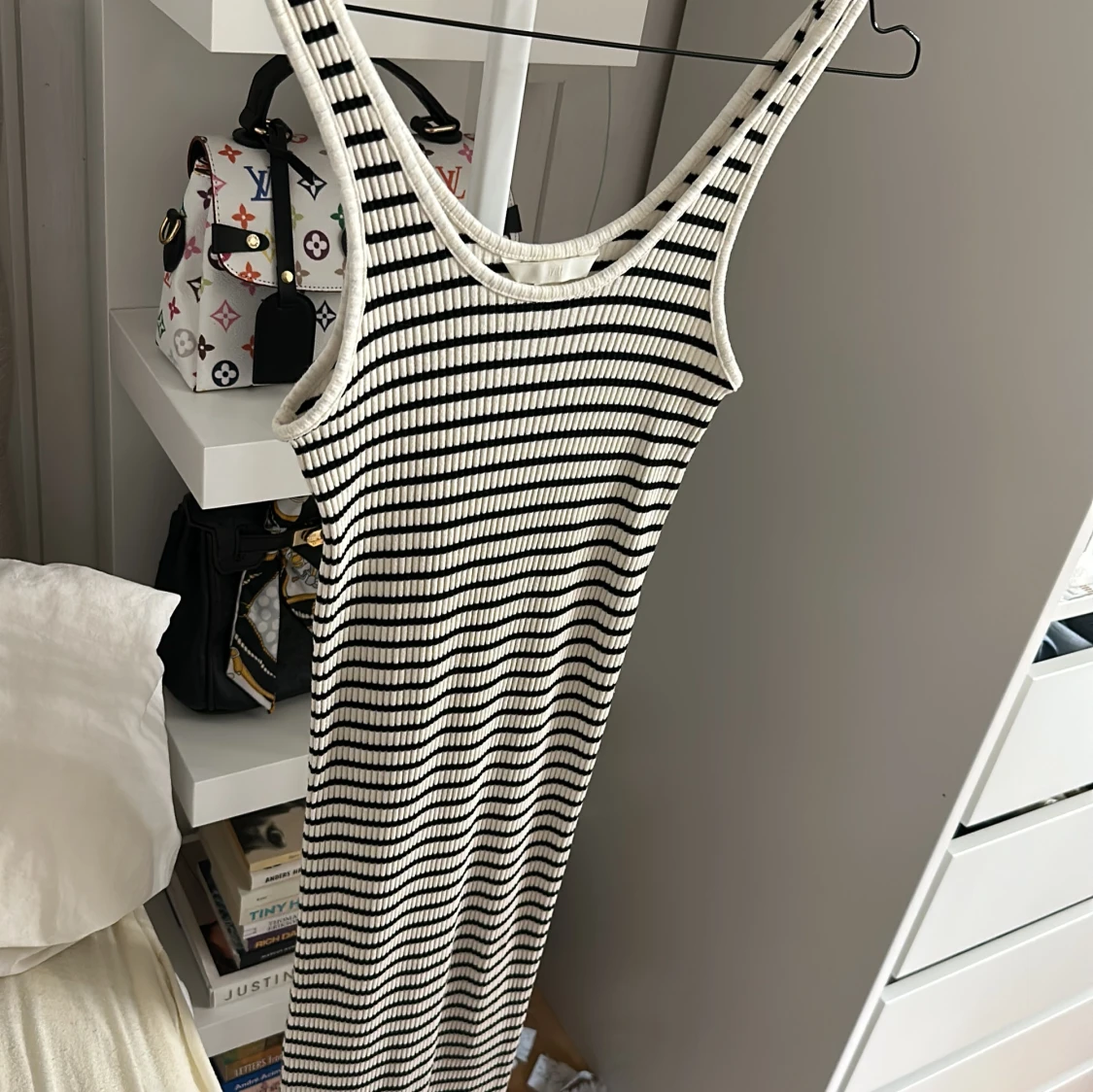 Randig ribbad långklänning H&M