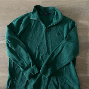 Full zip från Polo Ralph Lauren - Full zip från Ralph Lauren i storlek M.