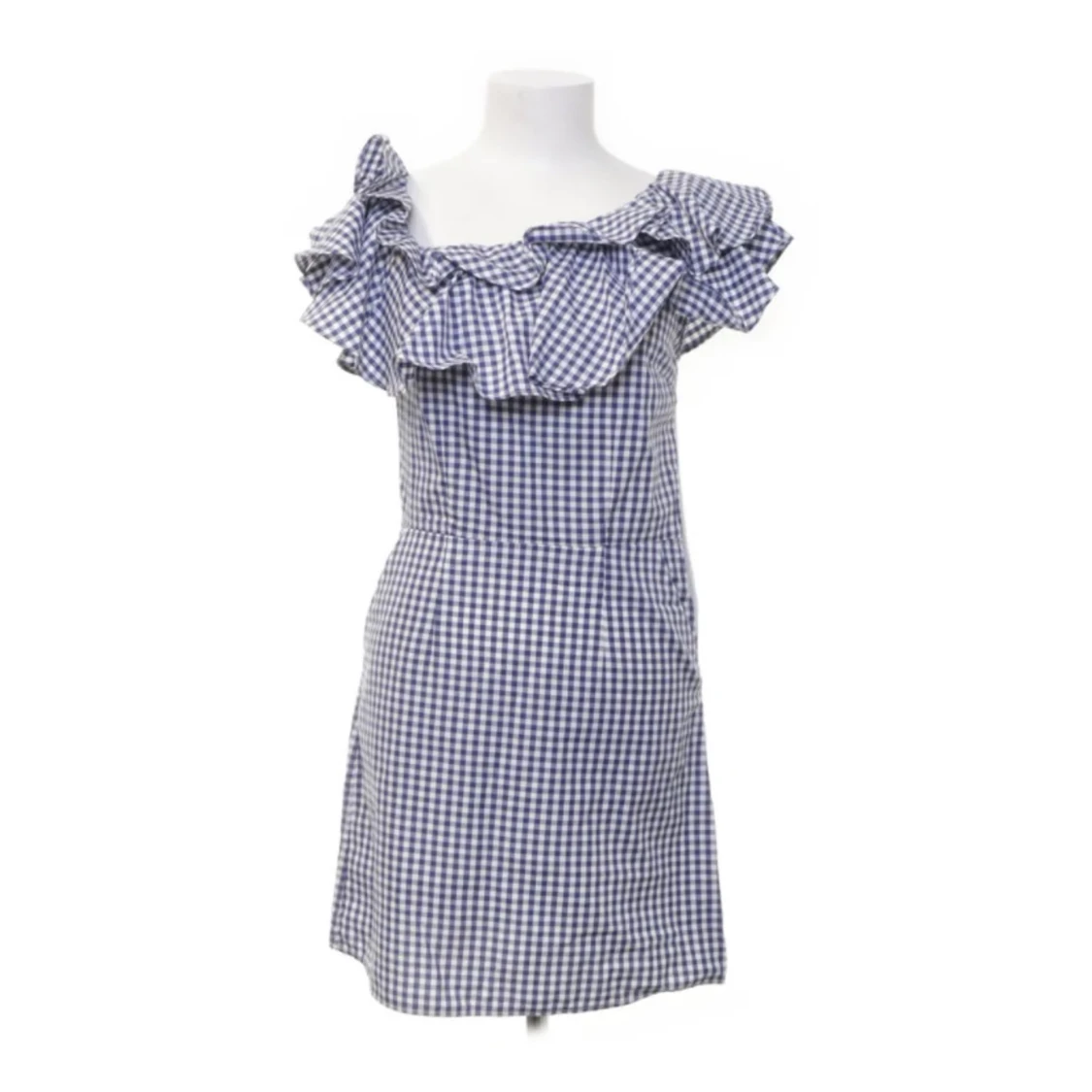 Blårutig offshoulder klänning med volang