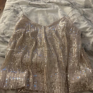 Festtopp💞 - Säljer min nya topp från Åhléns💞