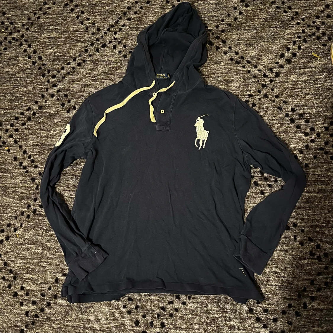 Mörkblå hoodie från Ralph Lauren