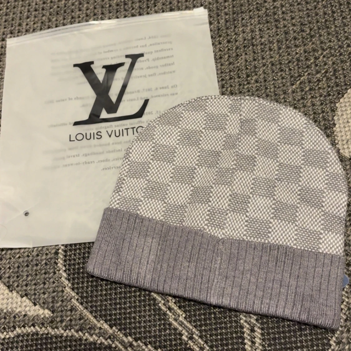 Grå rutig mössa Louis Vuitton - 1