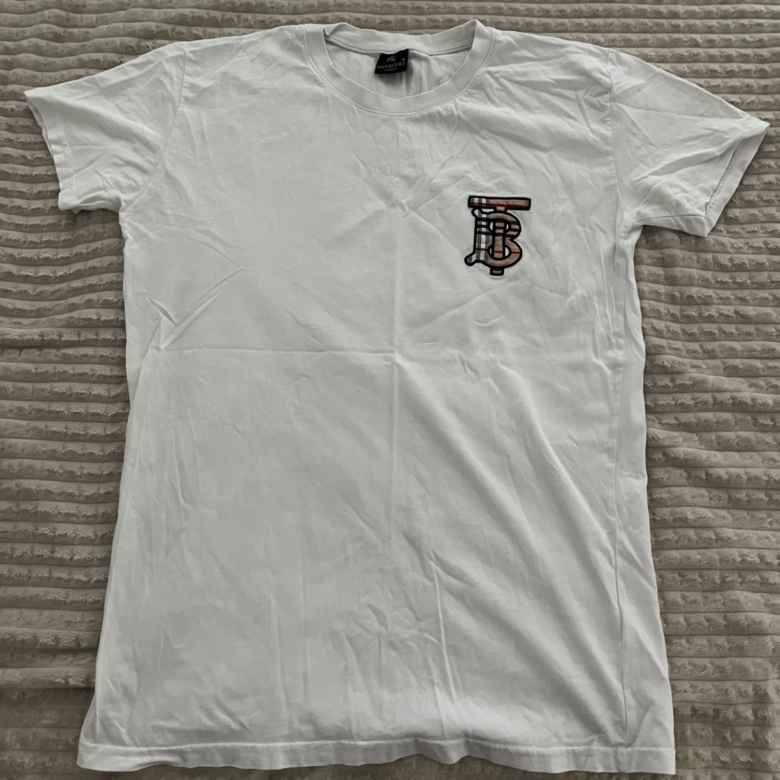 Vit Burberry t-shirt med logga
