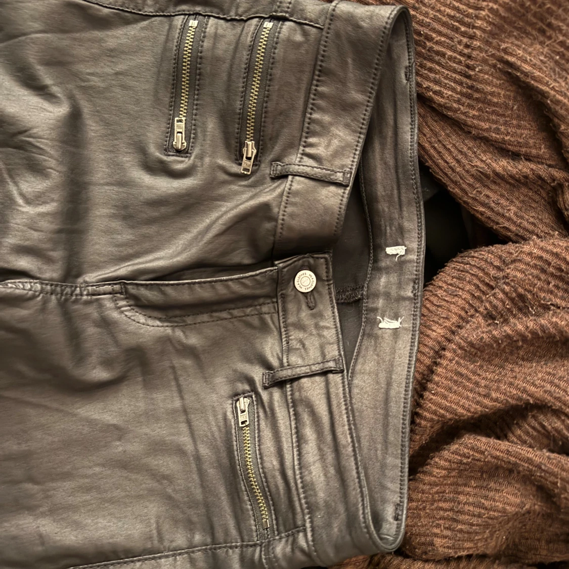 Svarta skinn byxor med dragkedjor - 3